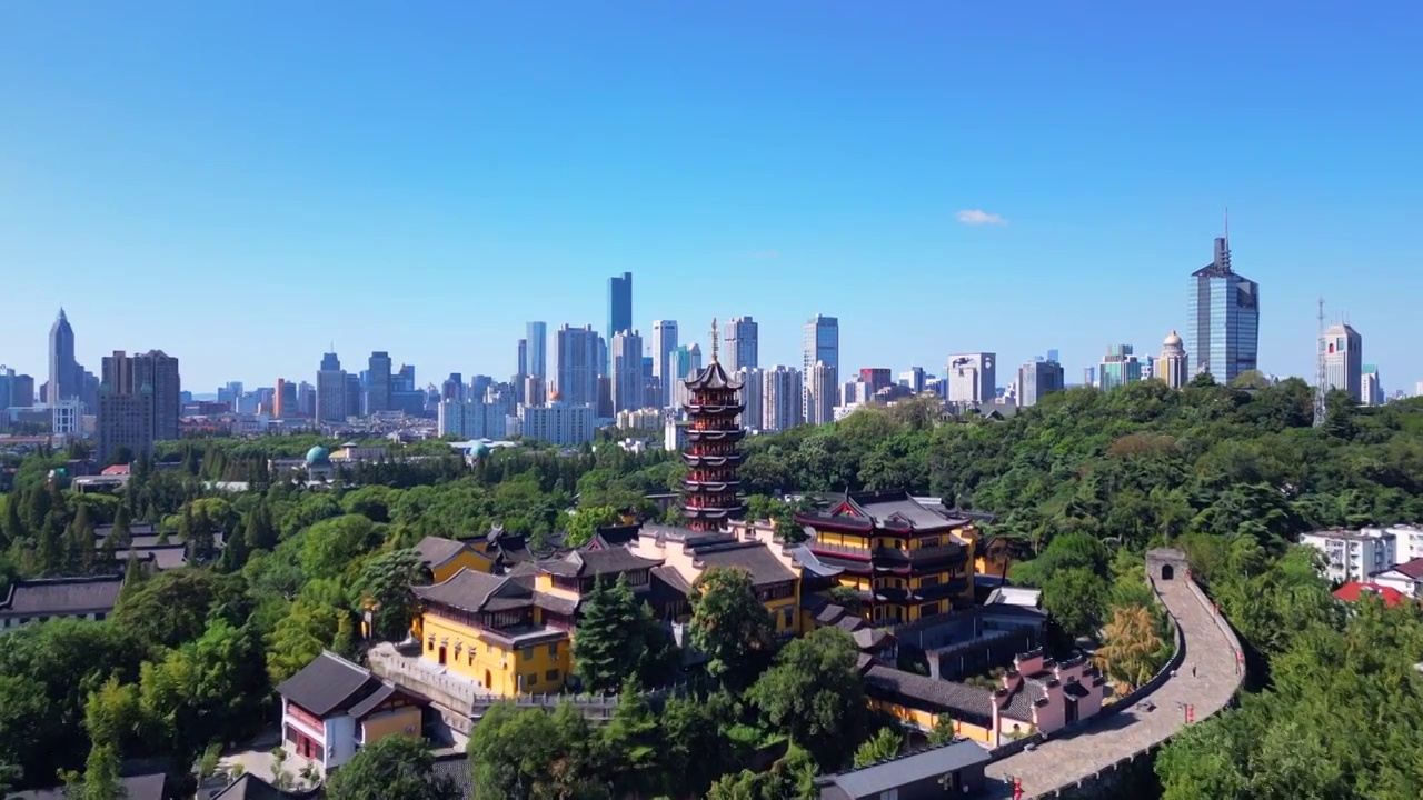 江苏省南京市古鸡鸣寺航拍风光视频素材