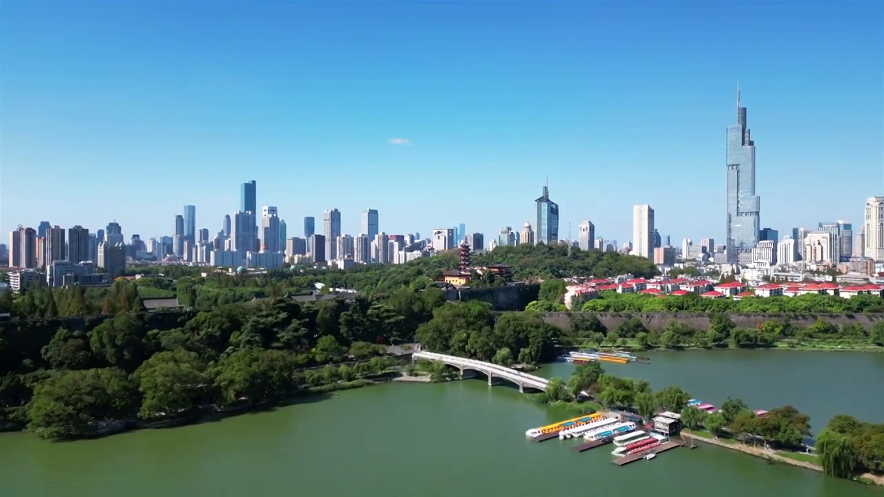 江苏省南京市古鸡鸣寺航拍风光视频素材