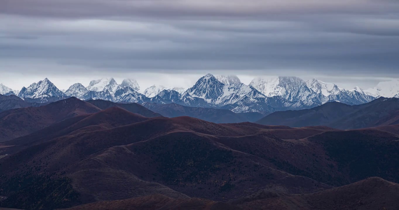 雪山群峰延时视频素材