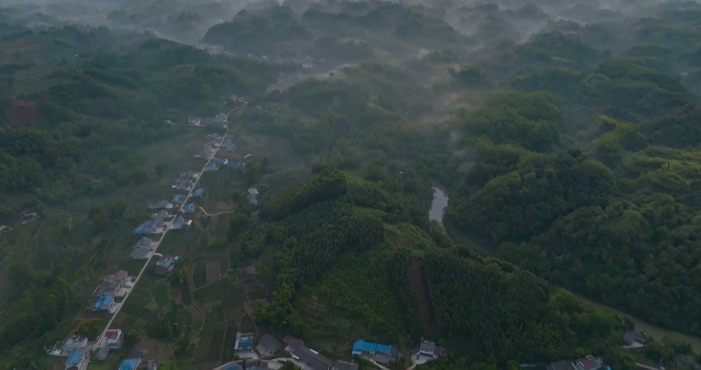 航拍四川山野丘陵日出薄雾美景视频素材