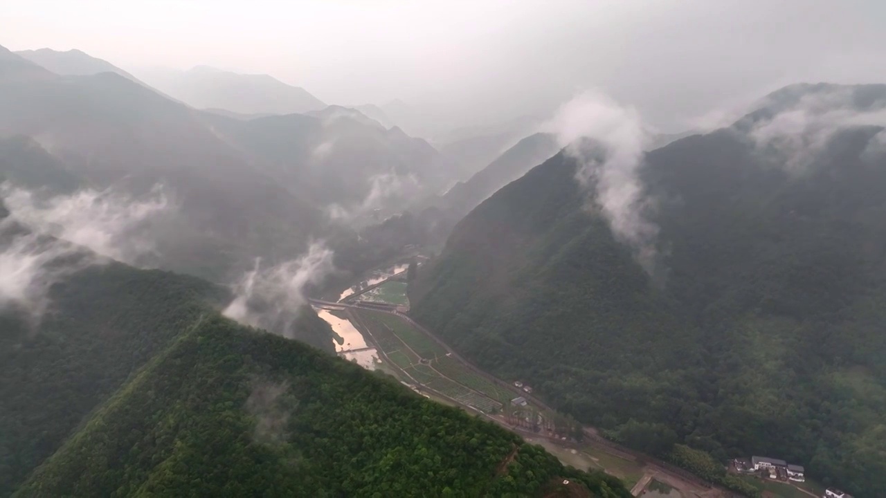 雨后山间云雾视频素材