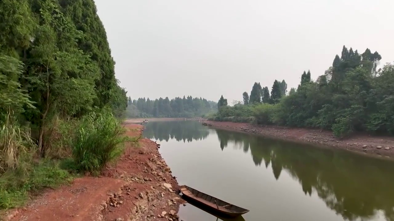 航拍绿水青山蜿蜒曲折内江市天宫水库美景视频素材