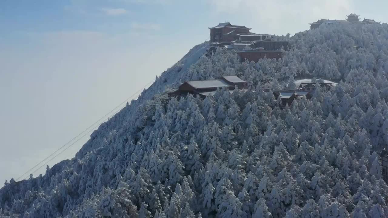 航拍峨眉山金顶雪景视频素材