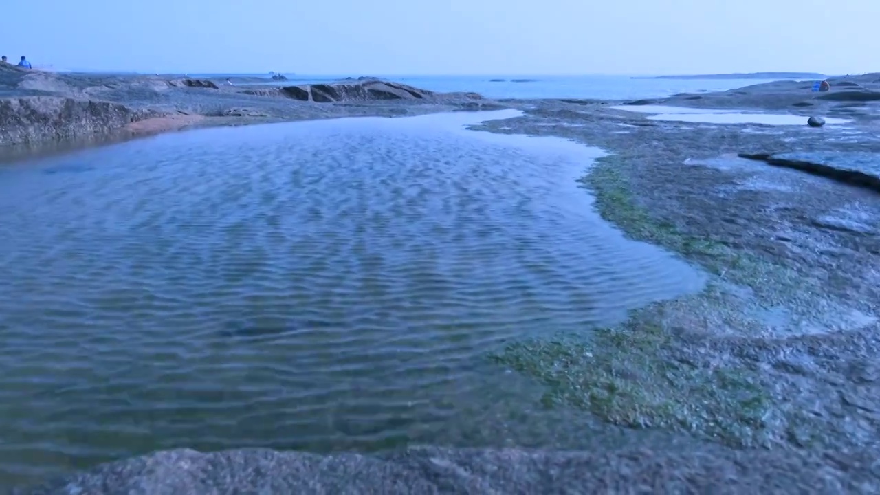 日照灯塔风景区滨海公园海岸礁石自然风光视频素材