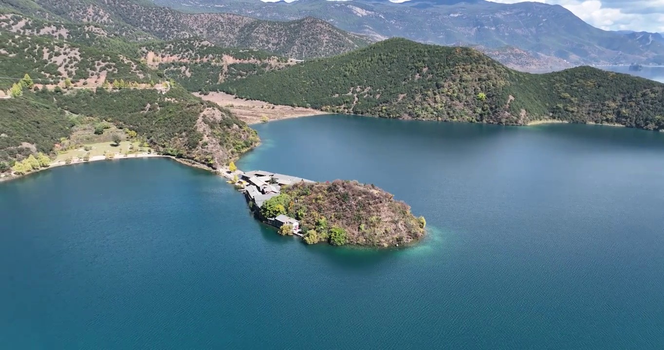 云南丽江泸沽湖里格半岛航拍视频素材