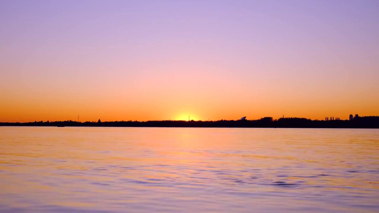 哈尔滨松花江夕阳黄昏落日余晖自然风光视频素材