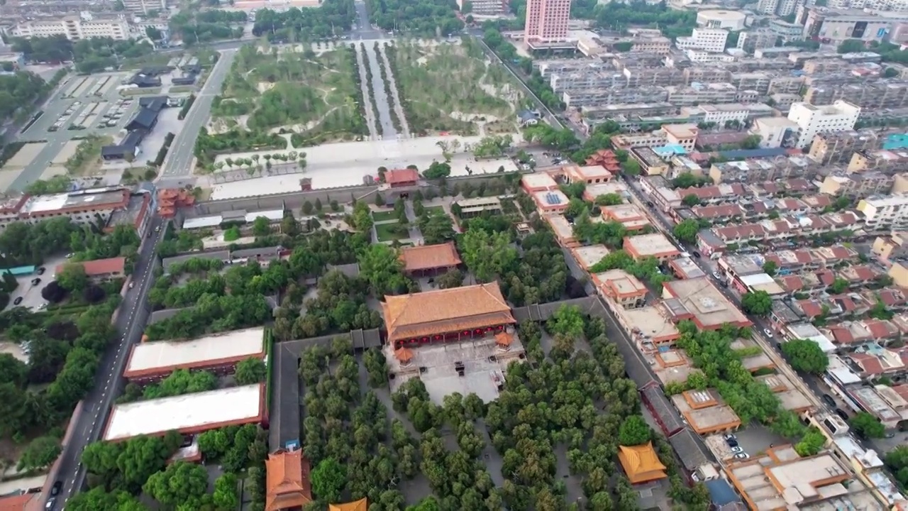 山东泰安岱庙俯视正扣航拍视频素材画面1