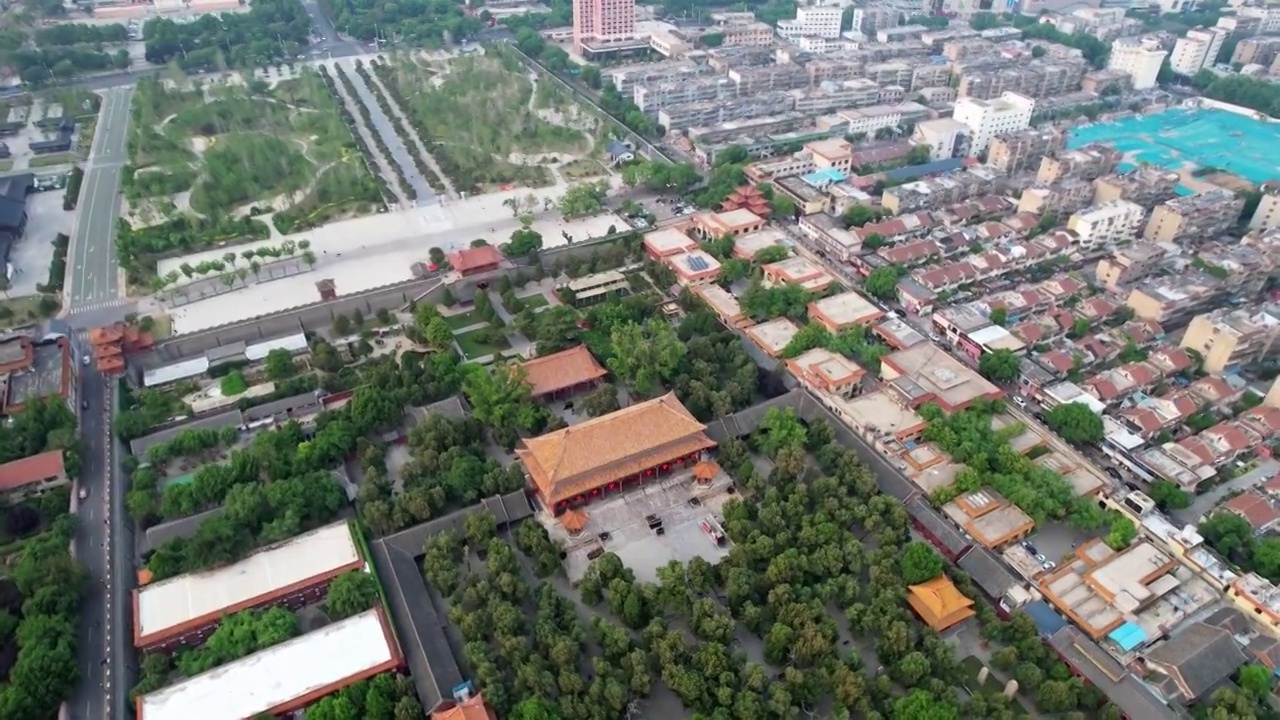 山东泰安岱庙俯视正扣航拍视频素材画面3
