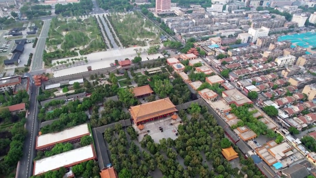 山东泰安岱庙俯视正扣航拍视频素材画面4