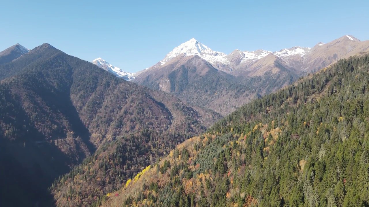 三奥雪山航拍风光视频素材