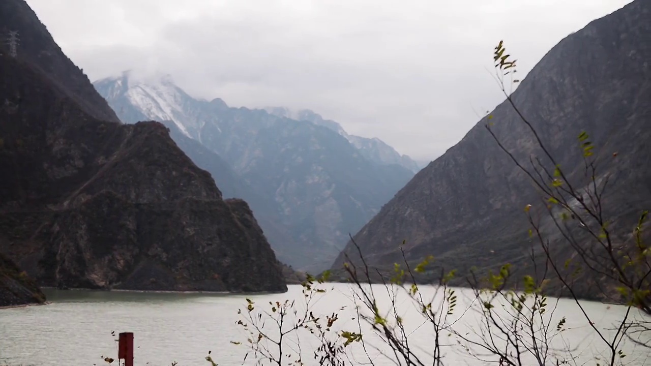 湖边山视频素材