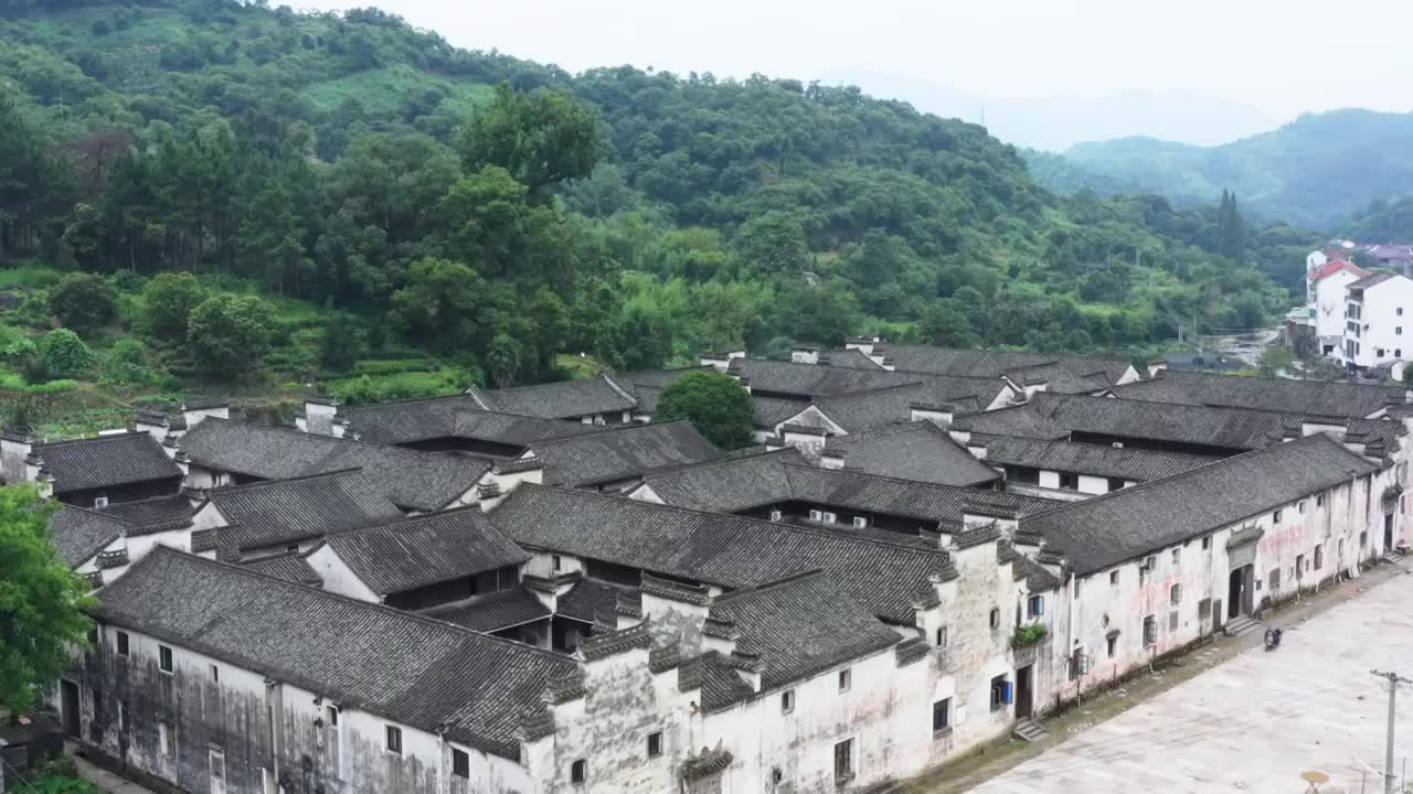 航拍诸暨千柱屋古迹古建筑风景区视频素材