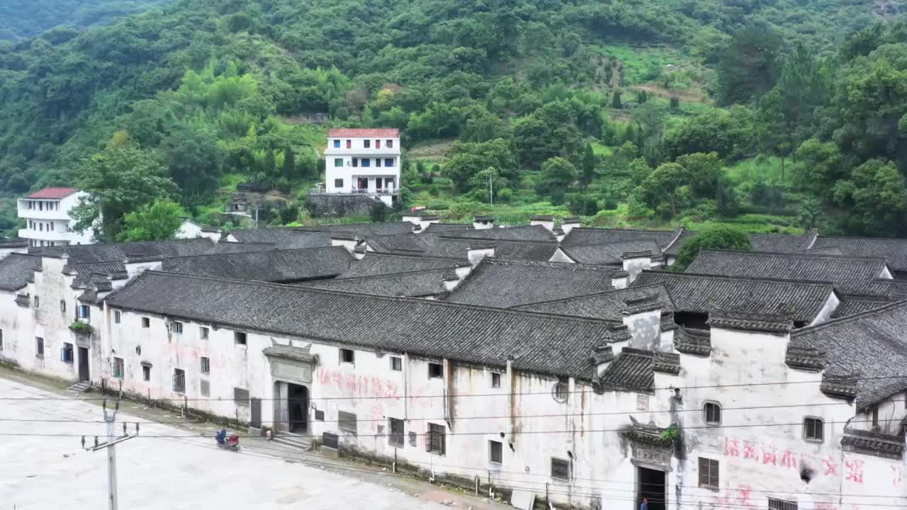 航拍诸暨千柱屋古迹古建筑风景区视频素材