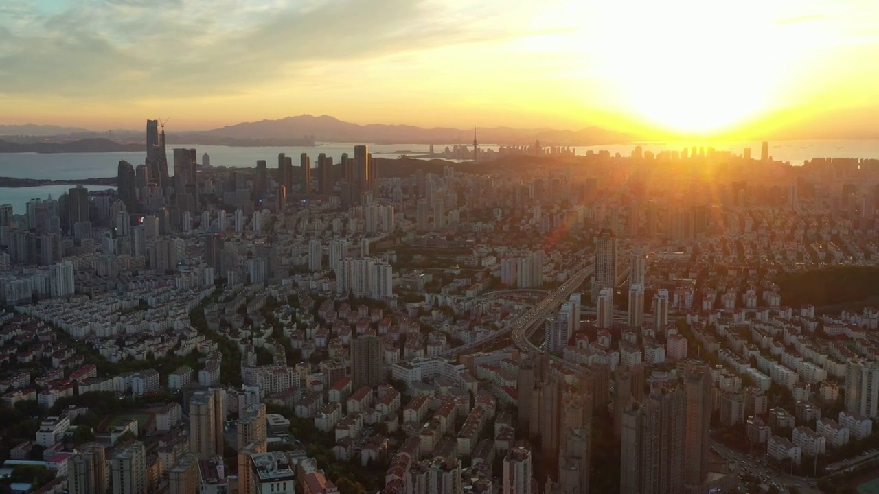 山东青岛城市天际线，晚霞视频素材