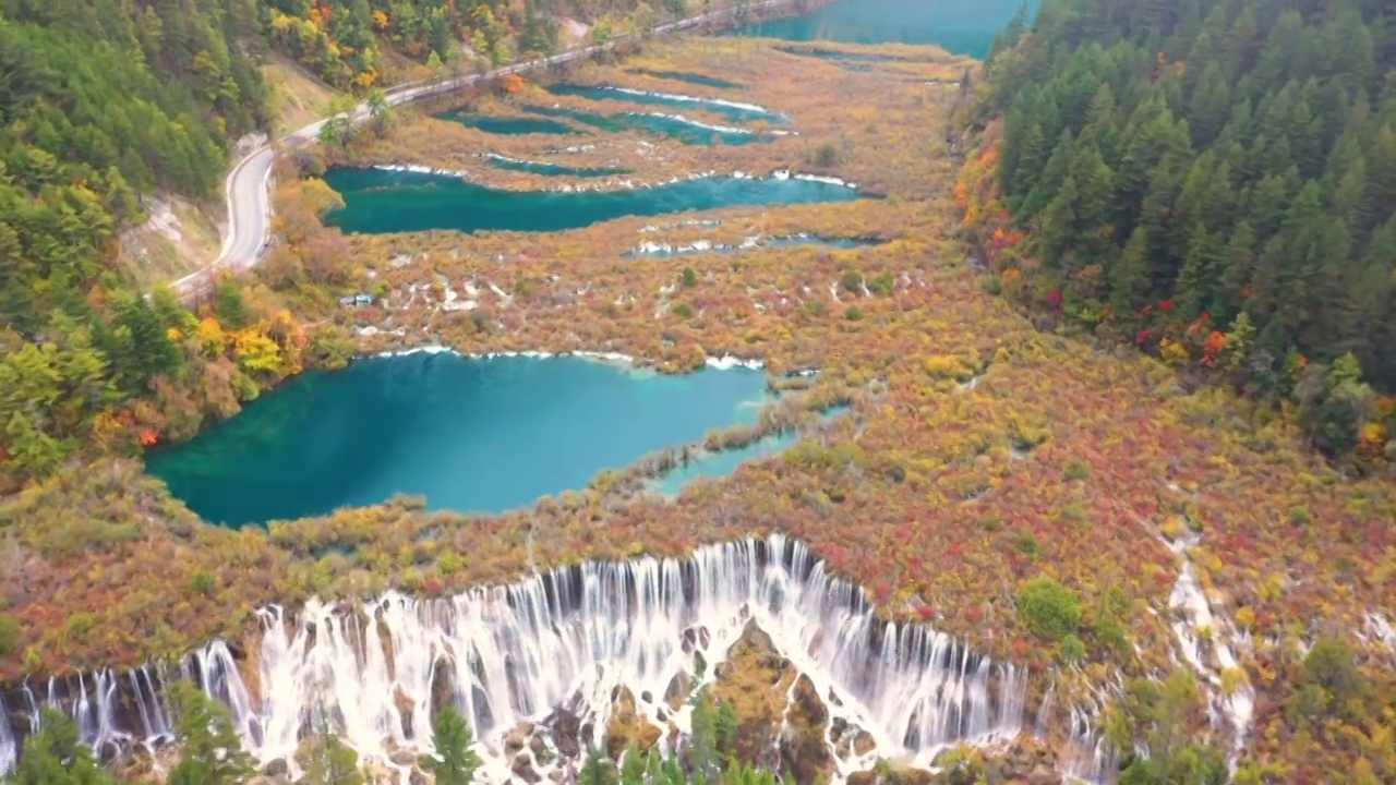 航拍九寨沟秋景彩林4k视频素材