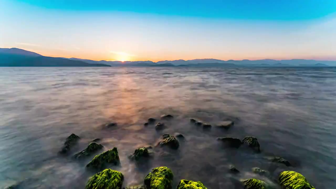 云南大理洱海日出延时摄影视频素材画面4