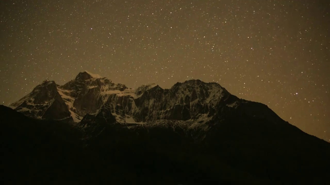 四姑娘山雪山星空延时摄影视频素材