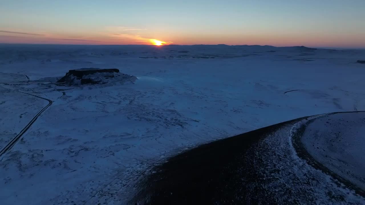 乌兰哈达火山群冬日雪景航拍视频素材