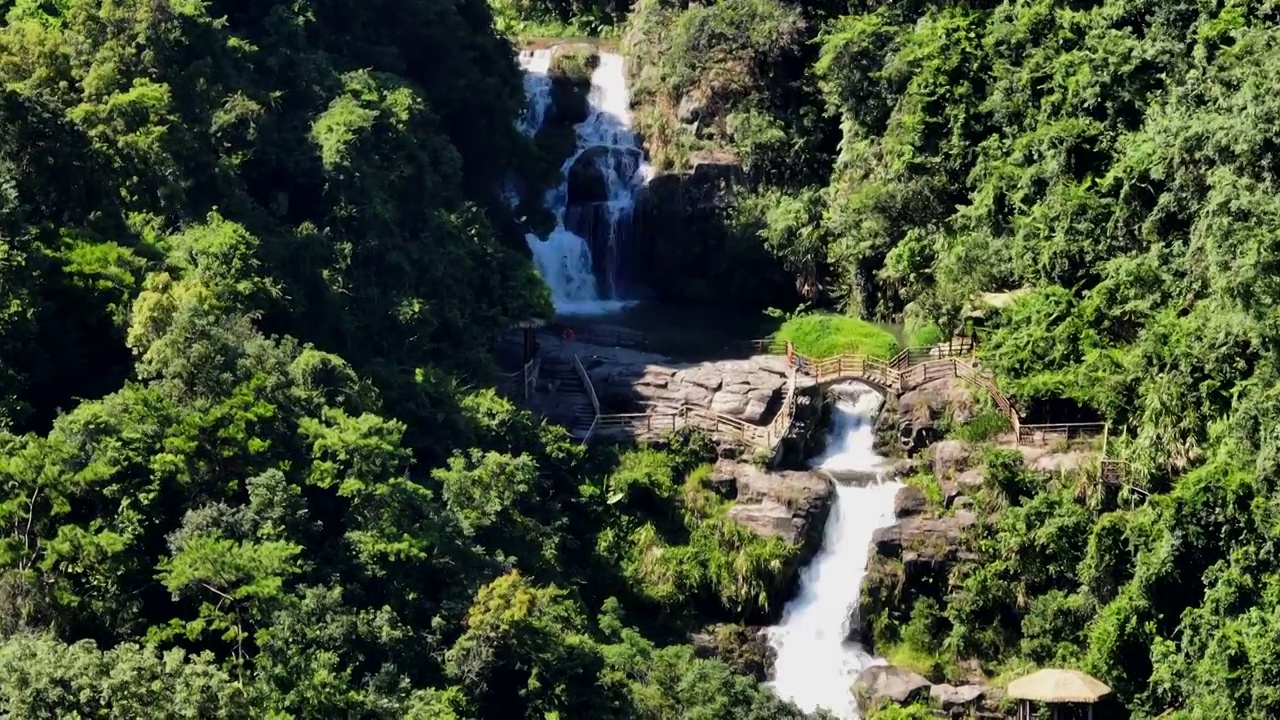 黄满寨瀑布景区揭阳揭西旅游瀑布山水视频素材