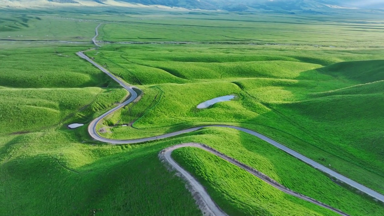 航拍草原公路自然风光视频素材