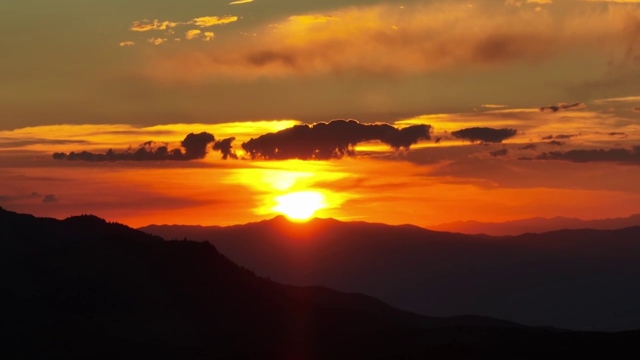 航拍唯美夕阳视频素材