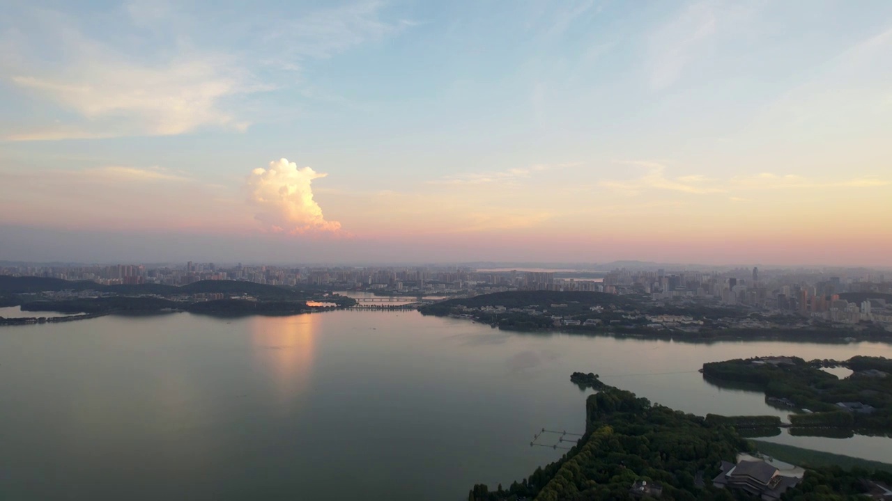 航拍武汉5A级东湖听涛景区自然风光视频素材