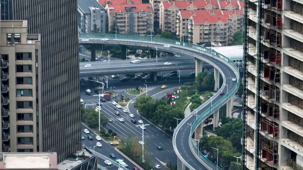 航拍繁忙的城市立交桥道路车流视频素材