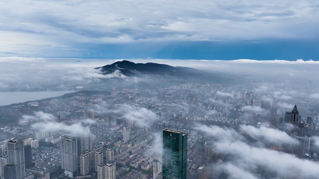 航拍南京平流雾云海风光视频素材