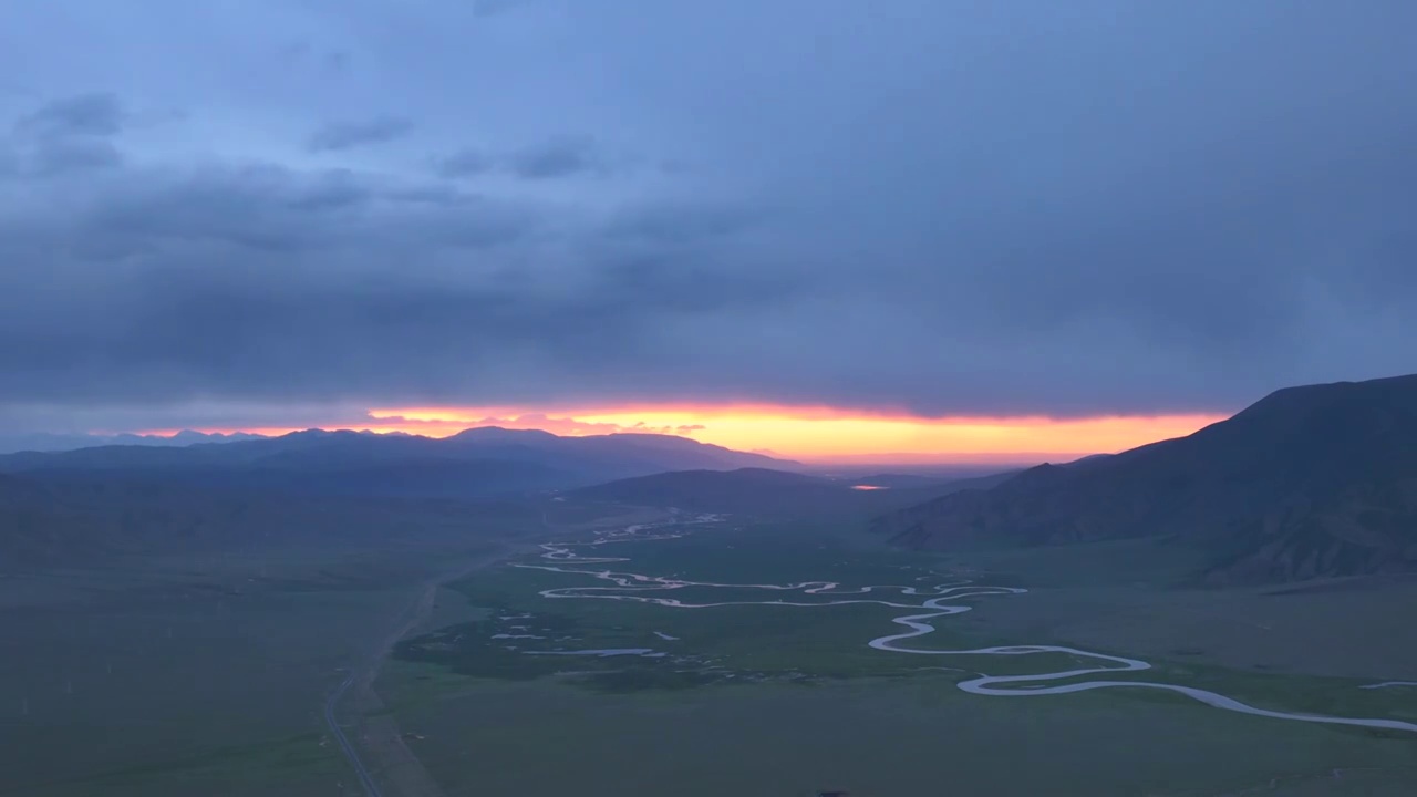 新疆巴音布鲁克草原湿地风光视频素材