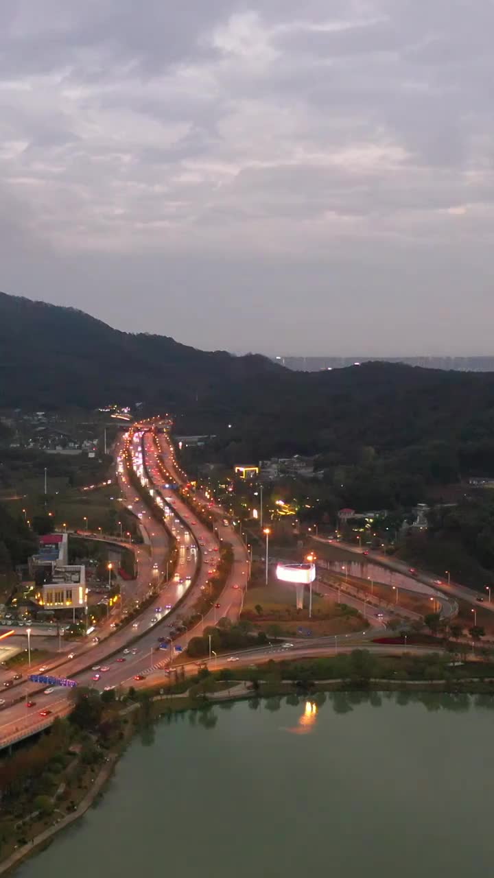 航拍湖南长沙西二环夜景车流视频素材