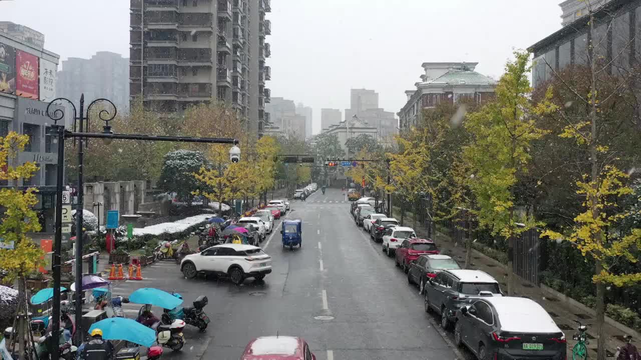 航拍杭州临平城市建筑风光雪景鸟瞰图视频素材