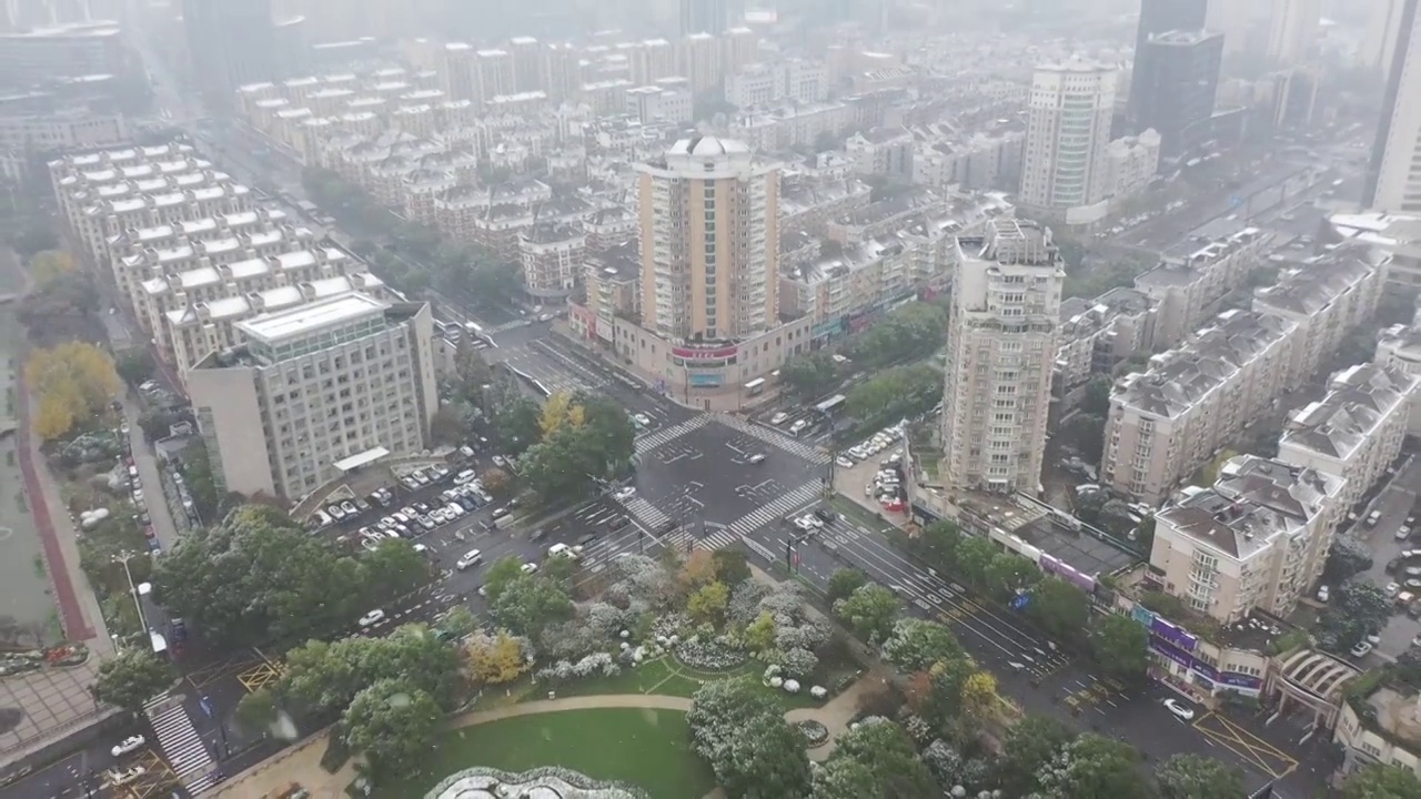 航拍杭州临平城市建筑风光雪景鸟瞰图视频素材