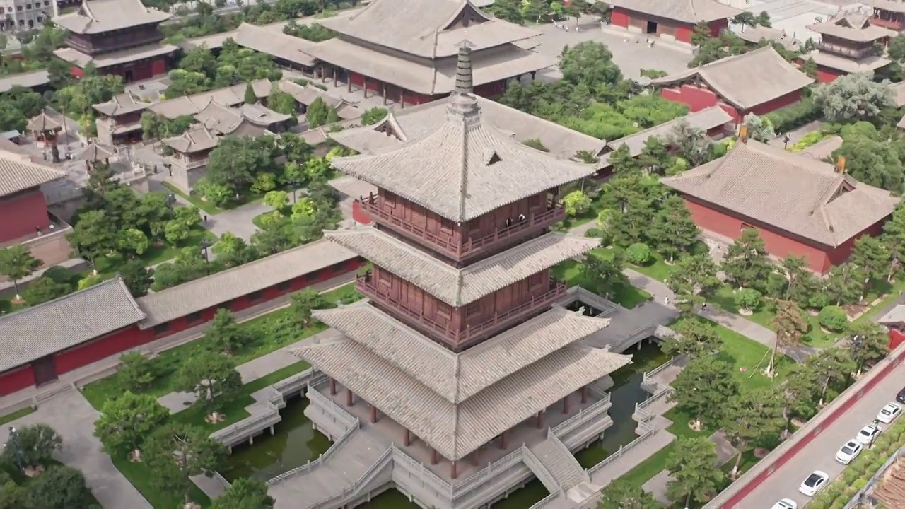 山西大同古城华严寺航拍视频素材画面1