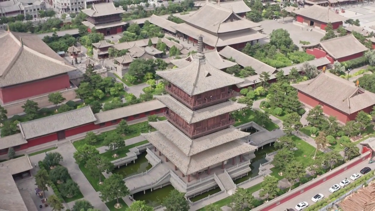 山西大同古城华严寺航拍视频素材画面2