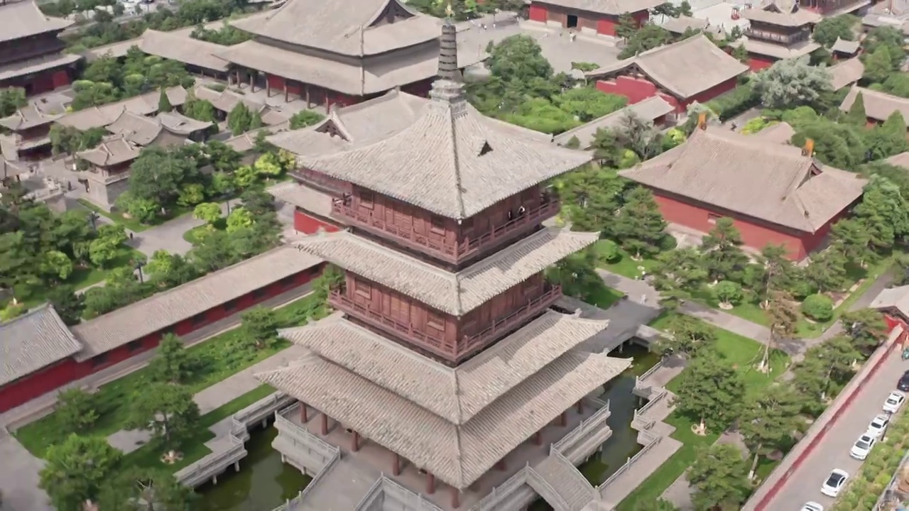 山西大同古城华严寺航拍视频素材画面4