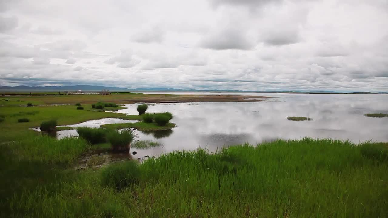 草原湿地湖泊天空视频素材