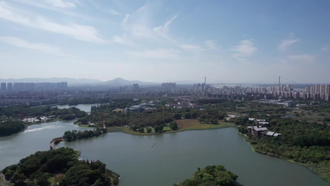 航拍江苏镇静金山寺寺庙宝塔视频素材