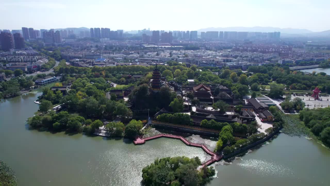 航拍江苏镇静金山寺寺庙宝塔视频素材