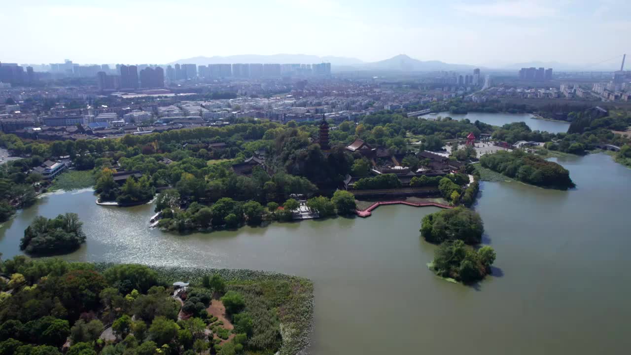 航拍江苏镇静金山寺寺庙宝塔视频素材