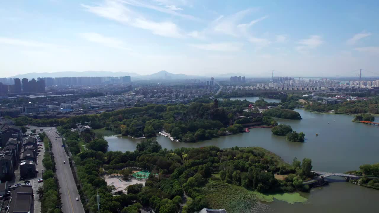 航拍江苏镇静金山寺寺庙宝塔视频素材