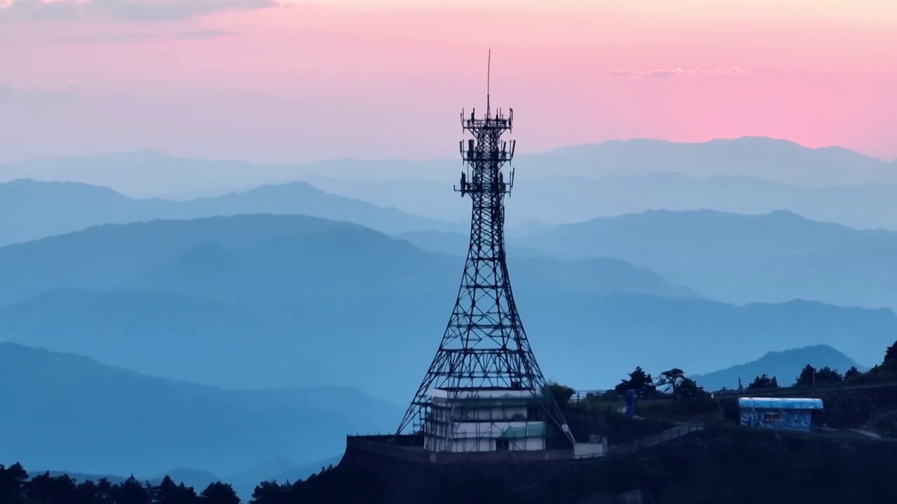 日出落信号铁塔通讯雷达基站5G水墨画晚霞视频素材