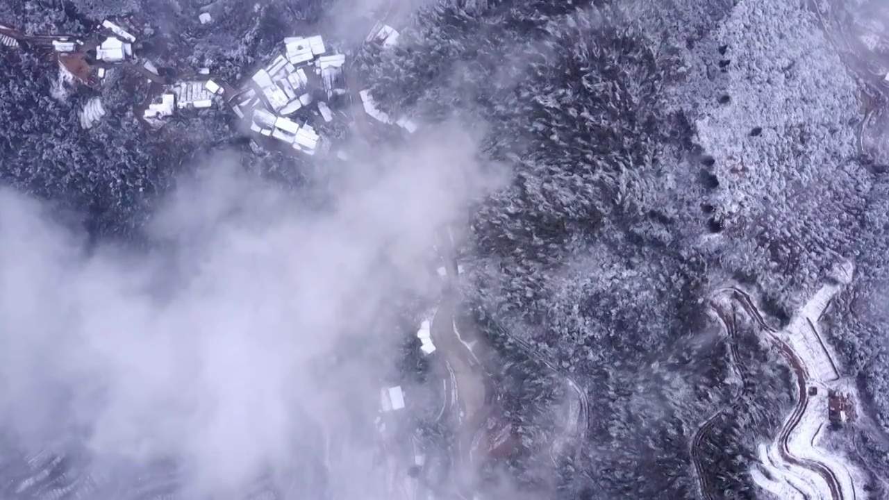 冬季大雪古村落云海视频素材