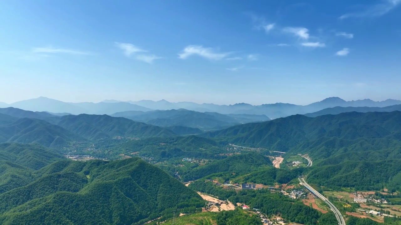 蓝天青山天际线视频素材