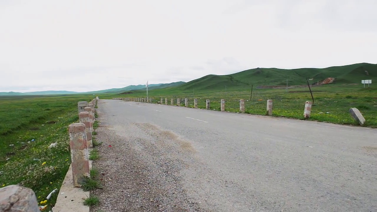 草原山峰牛羊视频素材