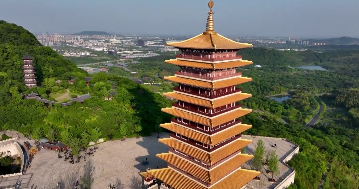 航拍南京地标建筑牛首山风景区视频素材