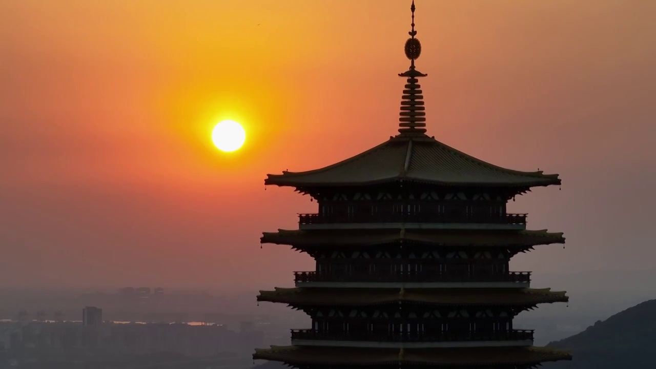 航拍南京地标建筑牛首山风景区视频素材