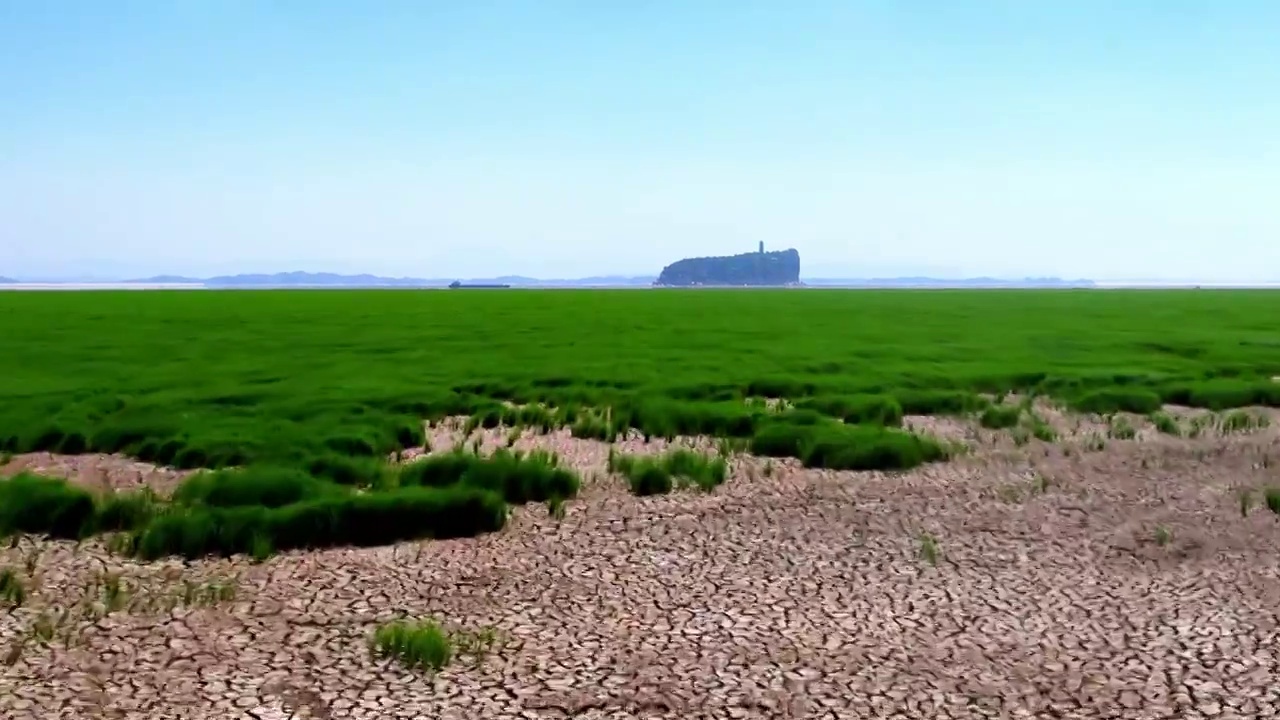 干涸的河床开裂的土地视频素材