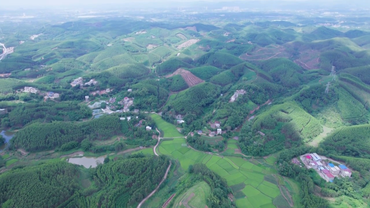 广西南宁乡村田野绿色山林航拍风景视频素材