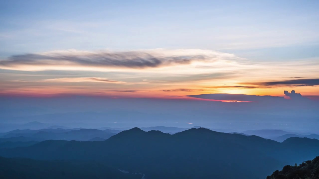 水墨江山风日落延时日落山峰山脉丰顺鸿图嶂日落视频下载