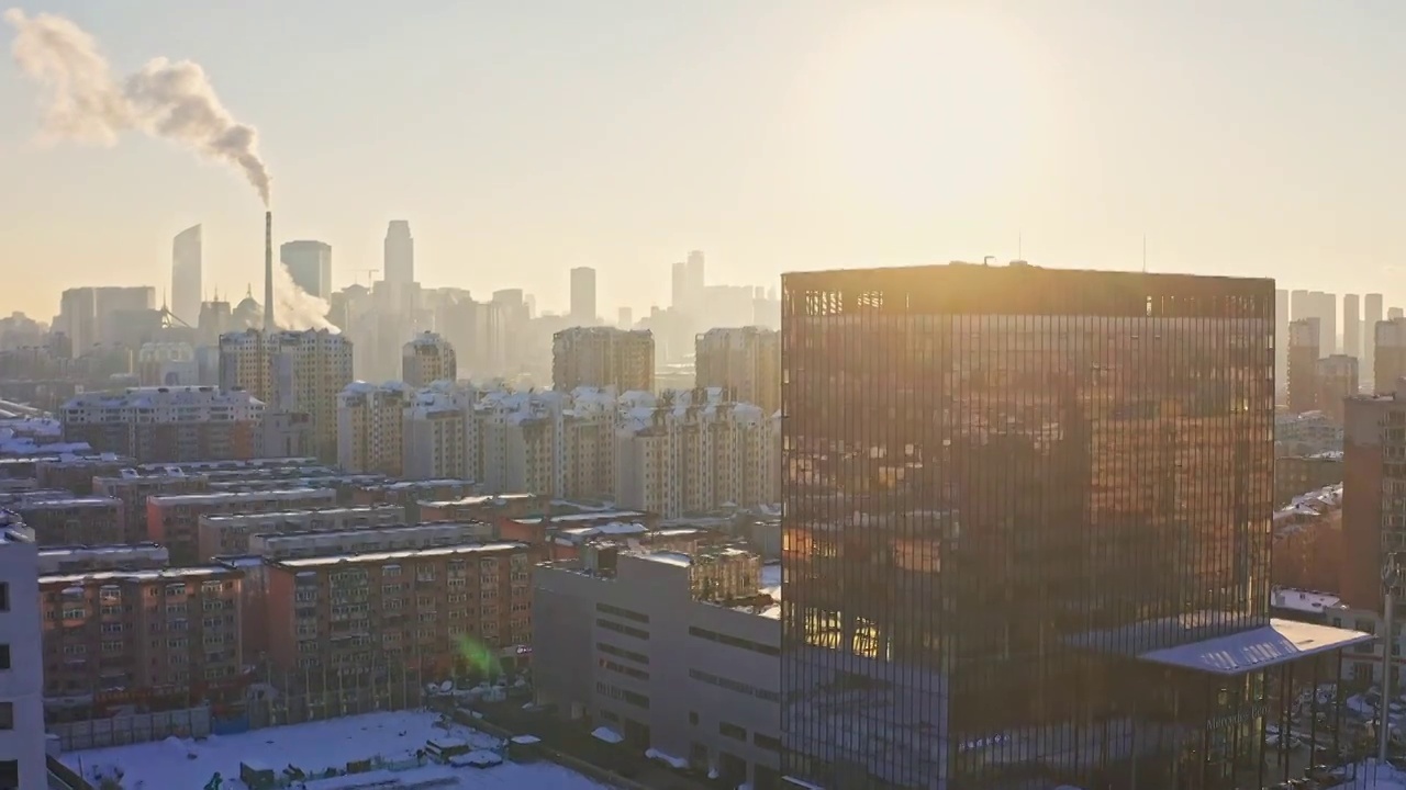 东北辽宁沈阳城市冬季雪景航拍街道与建筑视频素材